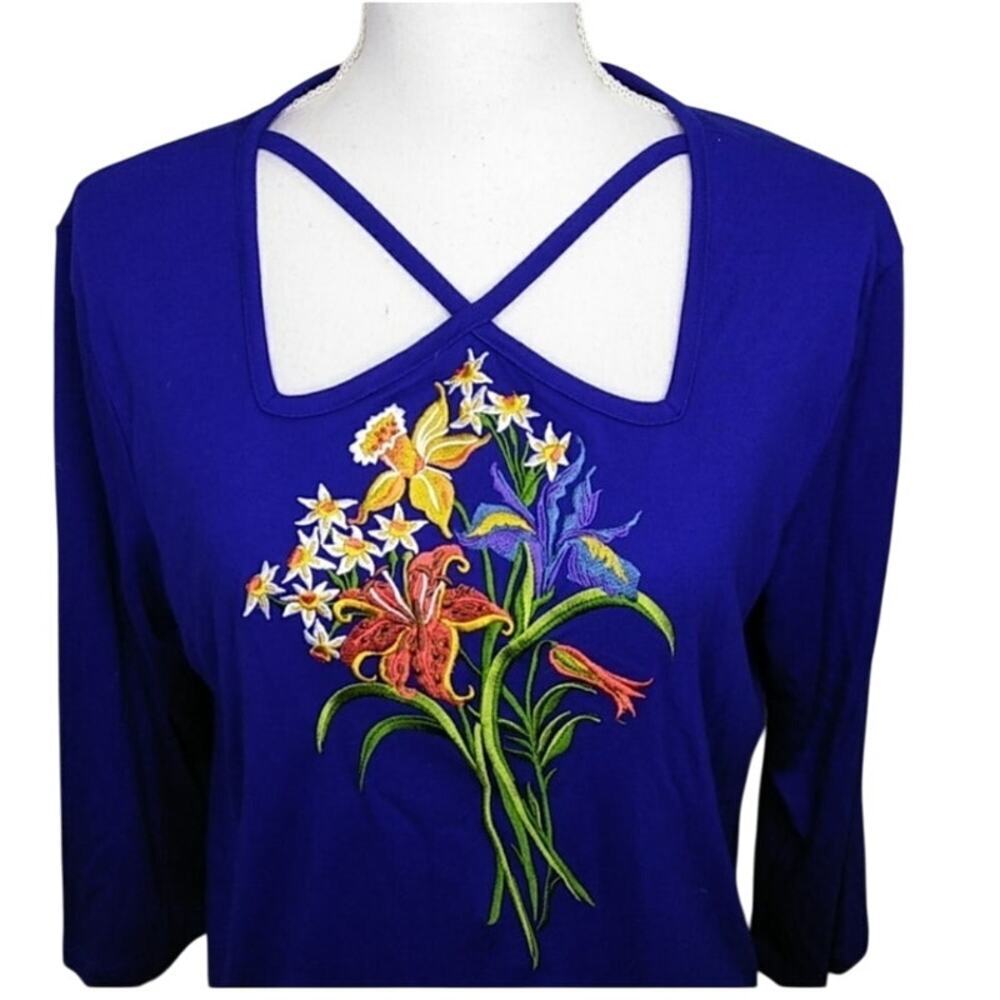 New Women's Bob Mackie 3/4 Sleeve Cobalt Blue Floral Bouquet Embroidered Top Med - Picture 2 of 8